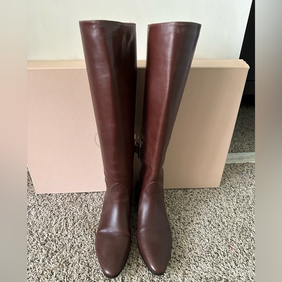 Prada boots - Picture 1 of 8